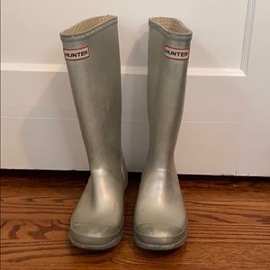Sliver hunter boots